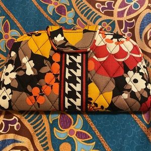 Vera Bradley KISS n SNAP WALLET Clutch in Bittersweet Floral